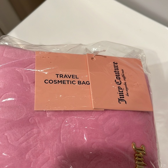 Juicy Couture Travel Cosmetic Bag NWT 9” x 7” - Picture 6 of 7